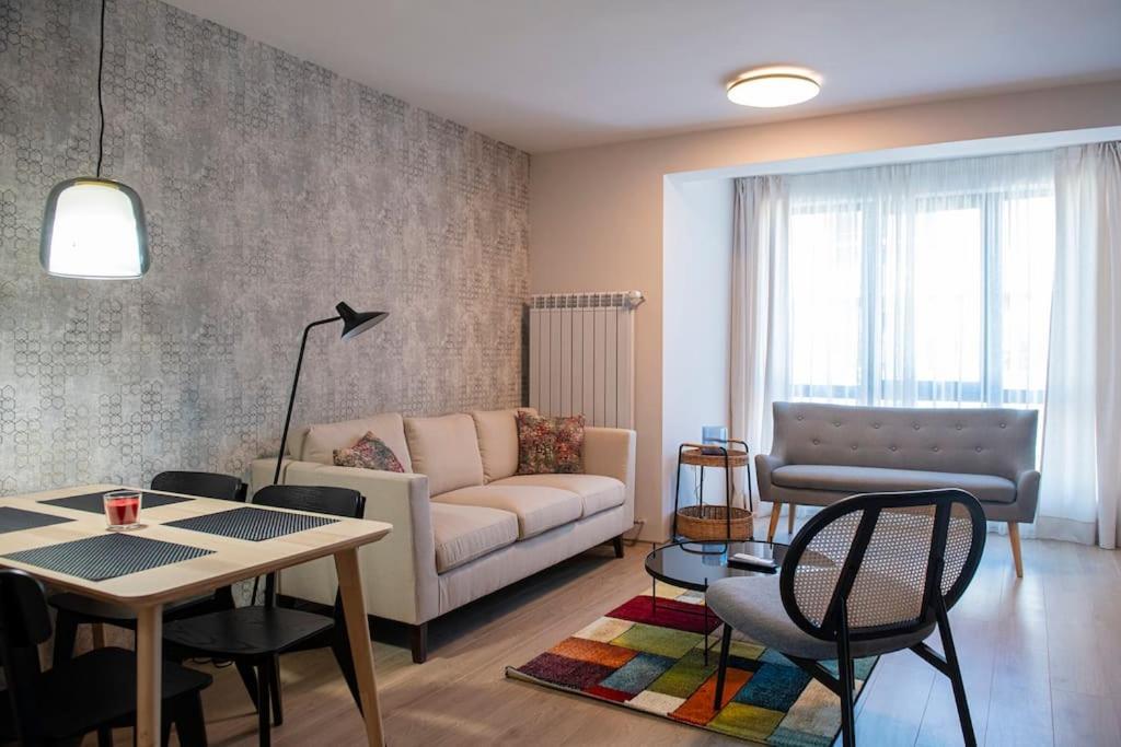 New York: A Spacious Modern Apartment With Parking Sófia Exterior foto